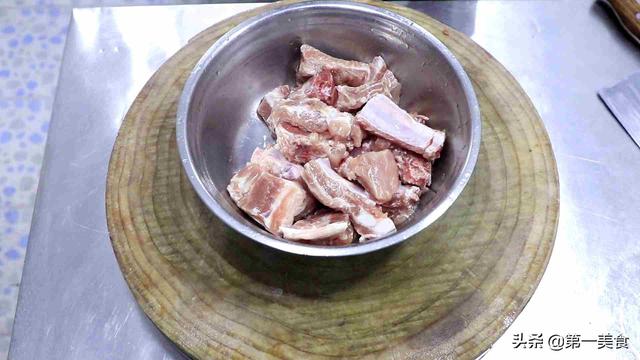 何大厨教你做清蒸排骨，地道的酱蒸排骨