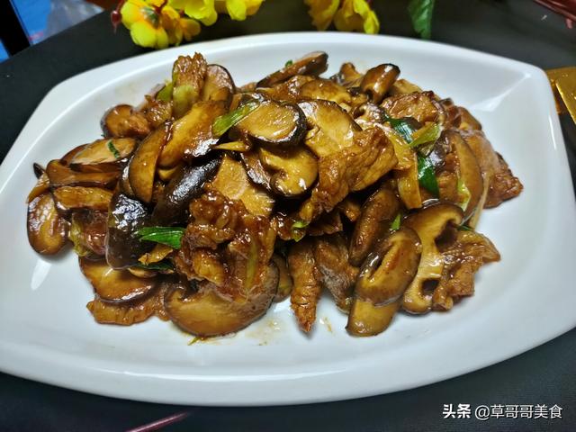 香菇炒肉怎么炒好吃，香菇怎么炒肉好吃又嫩（厨师长分享香菇肉片正确做法）