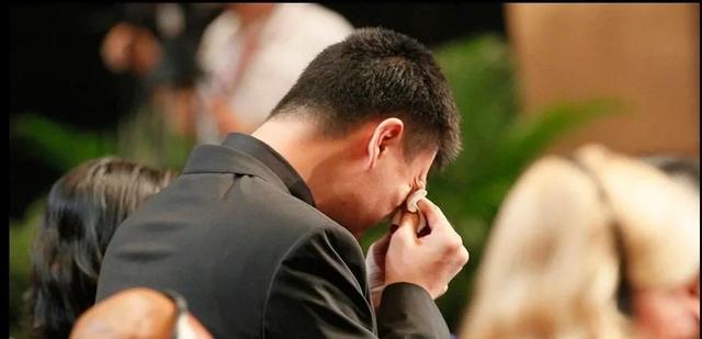 姚明18岁巅峰时期，2米26放哪个时代都无解