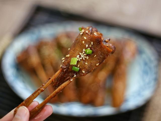 鸭头怎么弄比较好吃，鸭头自从学会这做法