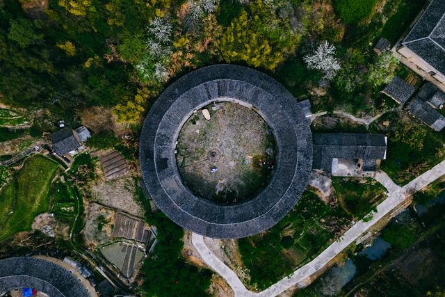 云水谣土楼和永定土楼哪个好，云水谣永定土楼哪个好玩（该去永定、南靖、还是华安）