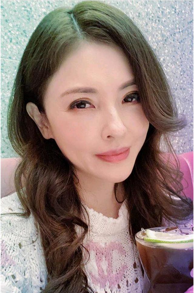 女明星五十多岁，51岁知名女星豪门生活结束