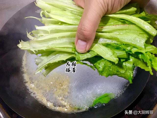 油麦菜怎么炒好吃，油麦菜这样炒鲜香清脆