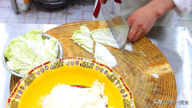 水煮肉片正宗做法，美味又好吃的水煮肉片教程（舌尖火辣比毛血旺过瘾）