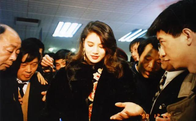 被包養，暴脾氣，兒子說她是壞媽媽，張智霖為何愛上這樣的袁詠儀 娛樂八卦吃瓜 第2张