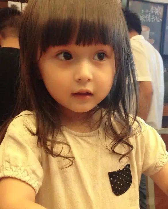 刘楚恬一家三口，小芈月刘楚恬人气不输孙俪