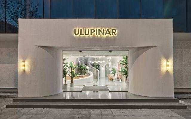 服装店春天陈列，服装店也是品牌展厅