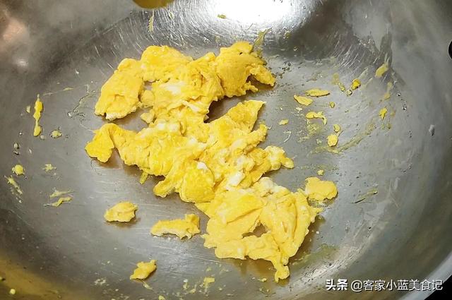 菠菜鸡蛋怎么炒，菠菜鸡蛋怎么炒好吃又简单