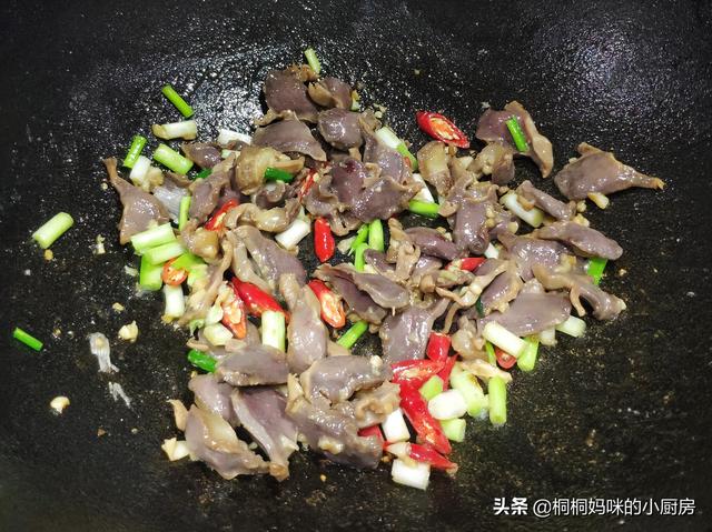 鸡胗怎么炒好吃，鸡胗怎样爆炒好吃