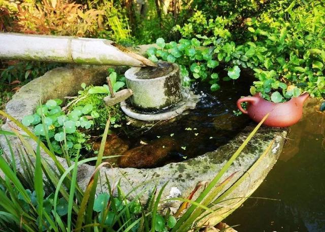 庭院水景观怎么设计，庭院中式元素—叠水