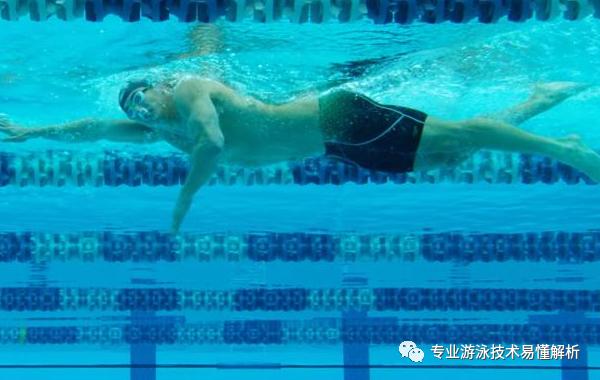三分钟看懂游泳换气技巧，游泳时如何正确的换气