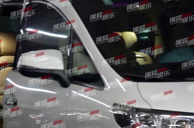 吴京谢楠婚礼现场，吴京谢楠甜蜜互动（真觉得他们是天生的一对）
