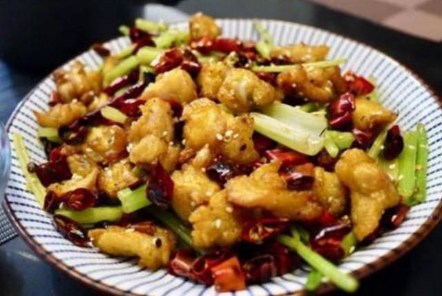 香辣酥炒鸡脆骨，香辣爽口掌中宝