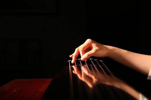 古琴基础入门指法，古琴初级指法入门（古琴入门教程之指法抹）