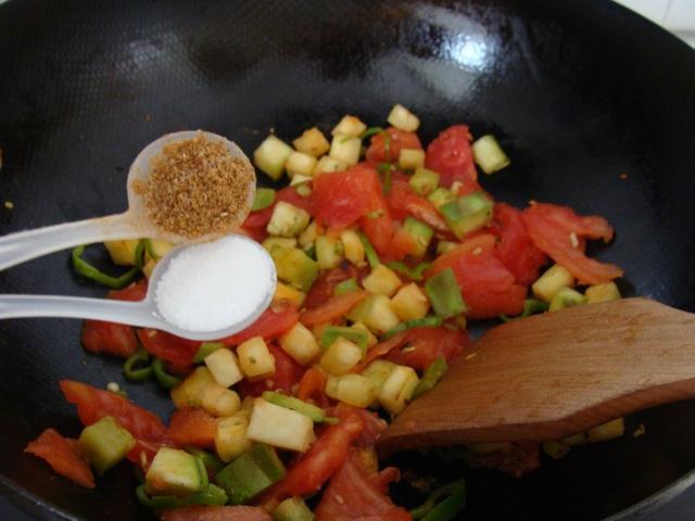 西红柿鸡蛋捞面，鸡蛋豆角番茄捞面家常做法（学会这道美味的番茄鸡蛋捞面）
