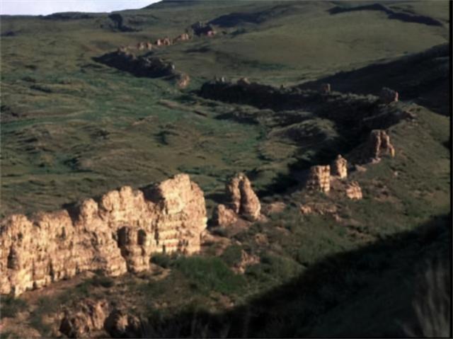 乌鞘岭长城走向，气势磅礴乌鞘岭