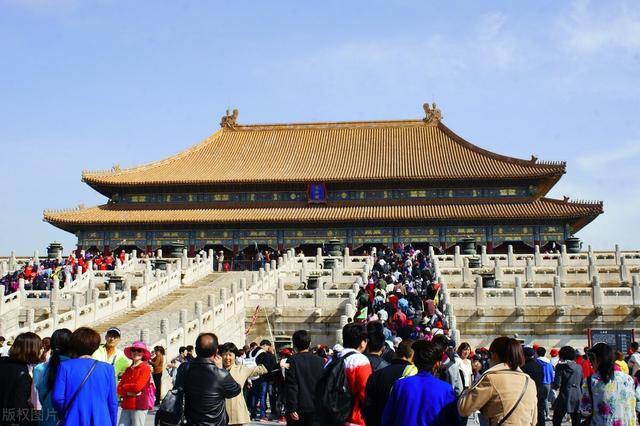 故宫初雪一夜梦回紫禁城，故宫初雪吸引了无数人