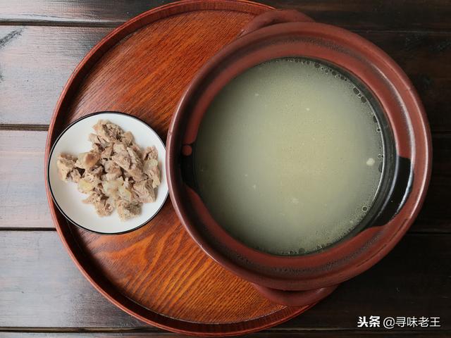 牛肉粉丝汤的做法，家庭牛肉粉丝汤最简单做法（牛肉丸粉丝汤的做法）