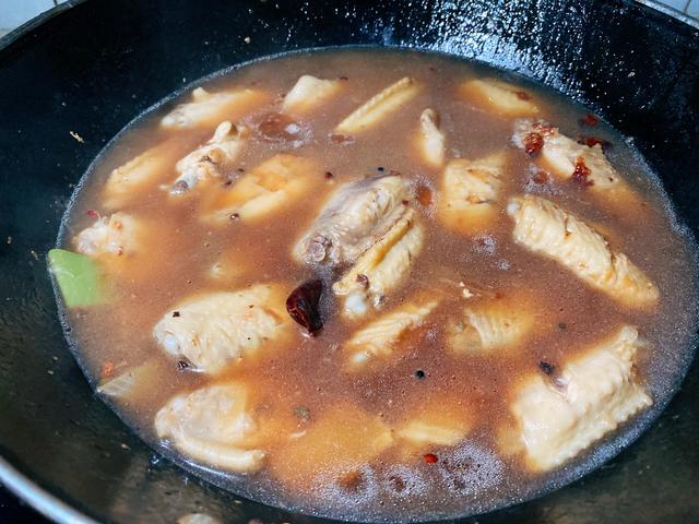 秘制酱烧鸡翅的做法，年夜大餐菜单准备中