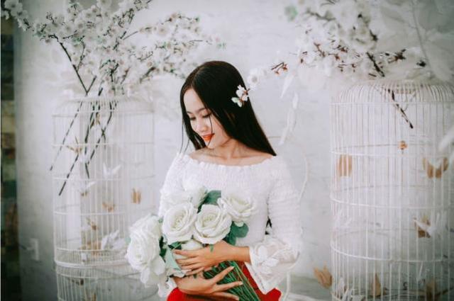想搞定一个女人，主动送给她这3样东西就够了 送女朋友什么礼物好