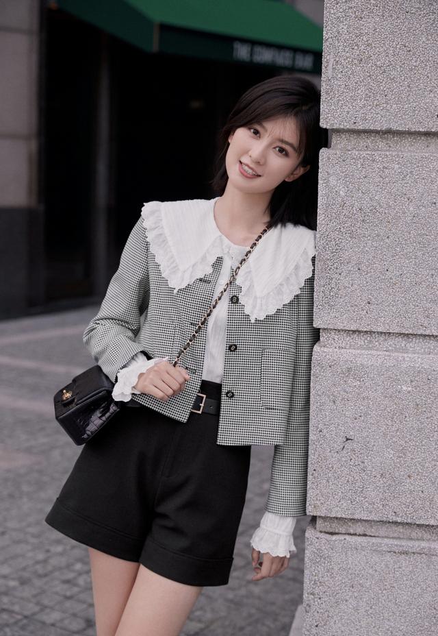 富家千金喬欣曬照，離開電視劇人設反而越變越美，身材完美又有顏 娛樂八卦吃瓜 第2张