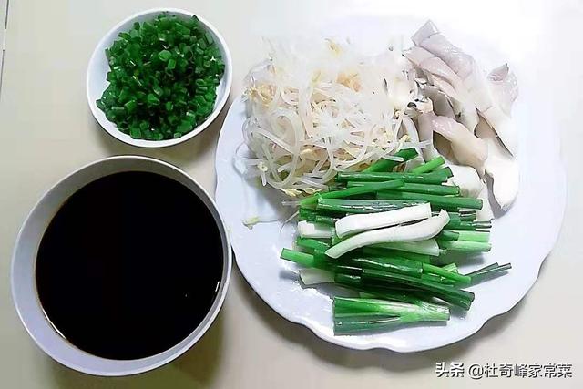 干炒河粉家常做法怎么做，街头美食炒河粉的家庭版做法20年经验厨师告诉你教程/记得收藏