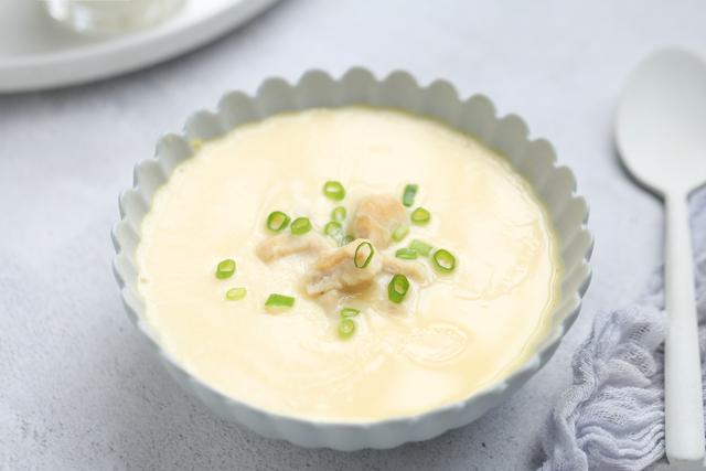 鸡蛋羹最新做法，鸡蛋羹这样做奶香扑鼻