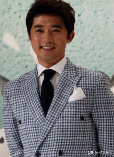 安在旭年轻图片，韩国男明星安在旭现状