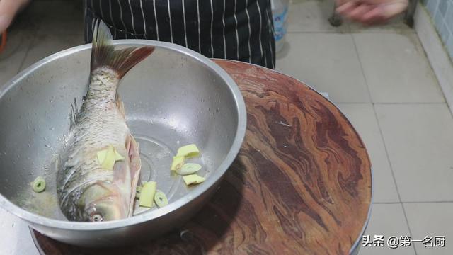 鲤鱼的家常做法，家常鲤鱼的做法最正宗的做法（厨师长分享鲤鱼新吃法）