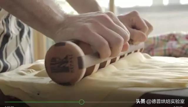 擀面杖如何制作，有时候擀面杖也能做出艺术甜品