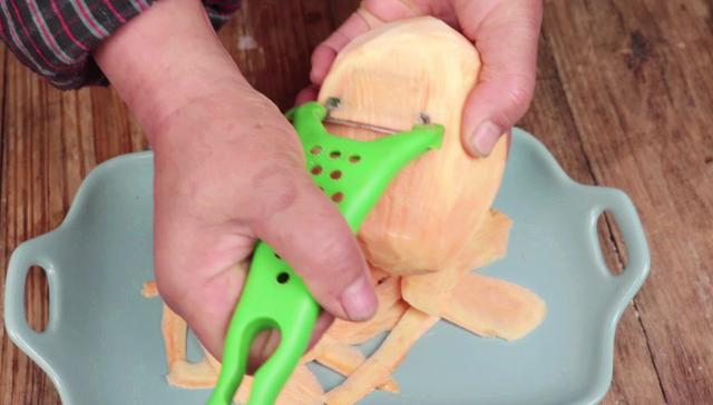 炸地瓜片的做法，酥脆可口红薯片怎么烤（红薯最好吃的做法）