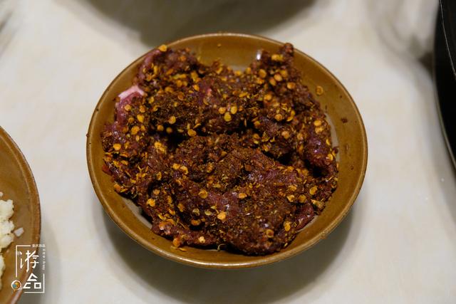 火锅香油蒜碟制作方法，正宗的重庆火锅