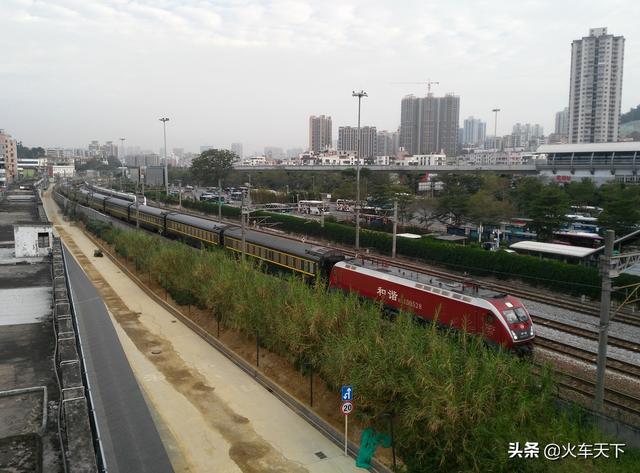 运行在武汉与深圳之间的两趟普速客车，运行在武汉与深圳之间的两趟普速客车