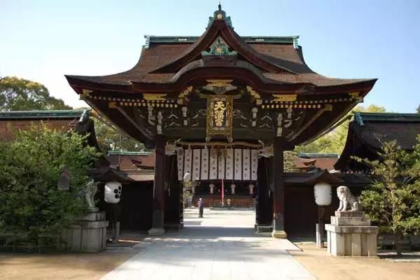 日本福冈旅游必买清单，明太子仙贝、小鸡馒头、甘王草莓夹心饼一网打尽