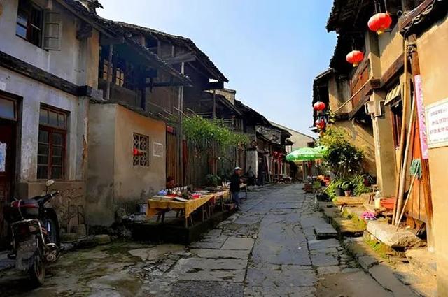 6月份适合旅游的古镇，4月最适合去的24个古镇