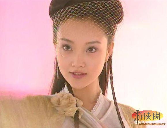 陈钰琪美似人间精灵穿轻纱裙配，女星剧中网状造型