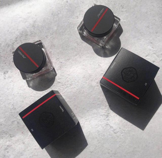 腮红膏哪个好用又持久不掉色，腮红膏它的优点是与肌肤更贴合