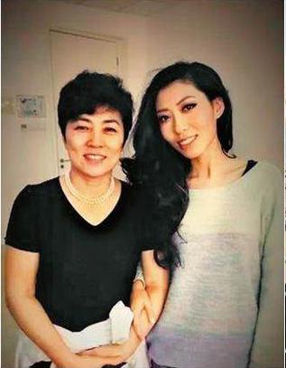 曲婉婷发声母亲入狱，虽然是她母亲被判无期徒刑