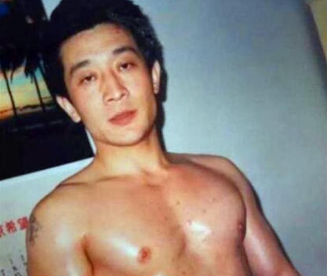 向华强是黑社会吗，向华强真正身份（香港新义安龙头家族）