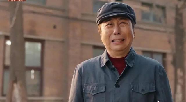 贾玲人生巅峰之路，那个抛弃贾玲而去的男人