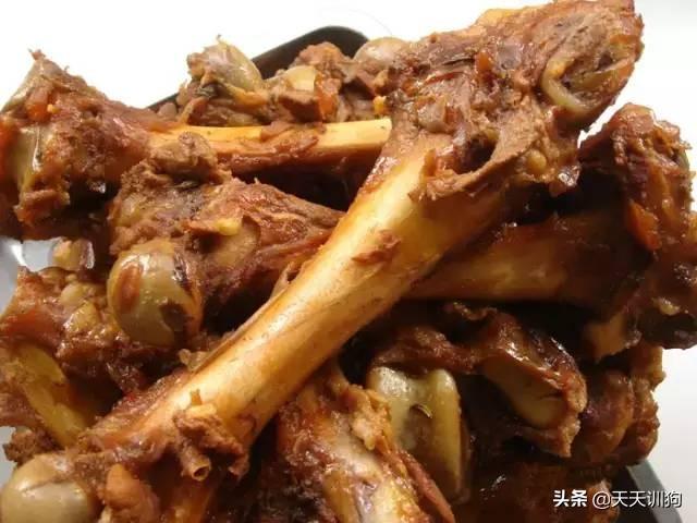 狗为什么会得细小，什么原因导致狗狗得细小（为何却被查出患有细小）