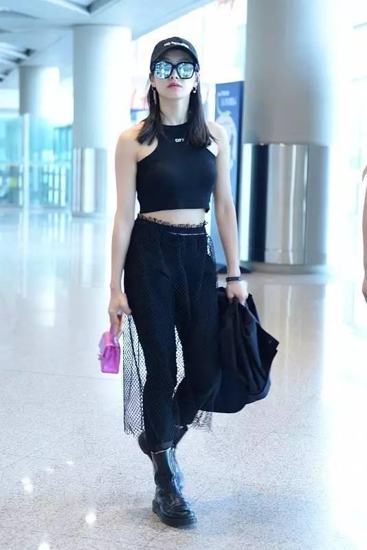 港风酷飒穿搭，一眼就爱上的复古港风穿搭