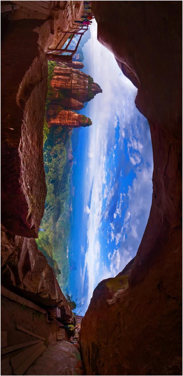 丹霞山海拔多少米，丹霞山重要景点有哪些（广东韶关丹霞山进入观云海最佳时期）