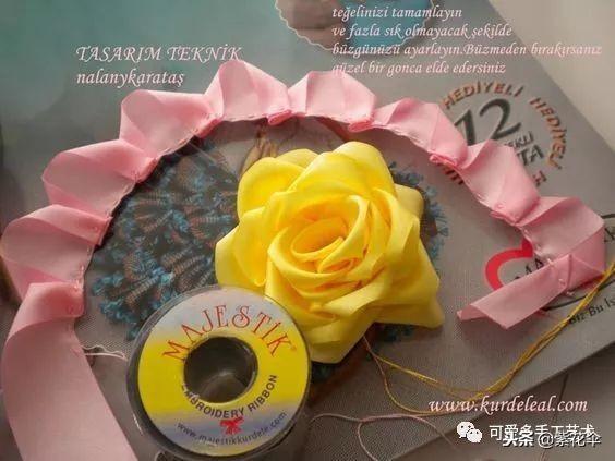 礼物彩带怎么拉出花,礼物包装拉花怎么用