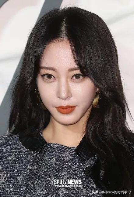 宋轶胡歌谁最强，30岁的宋轶凭什么成为万千少男的女神