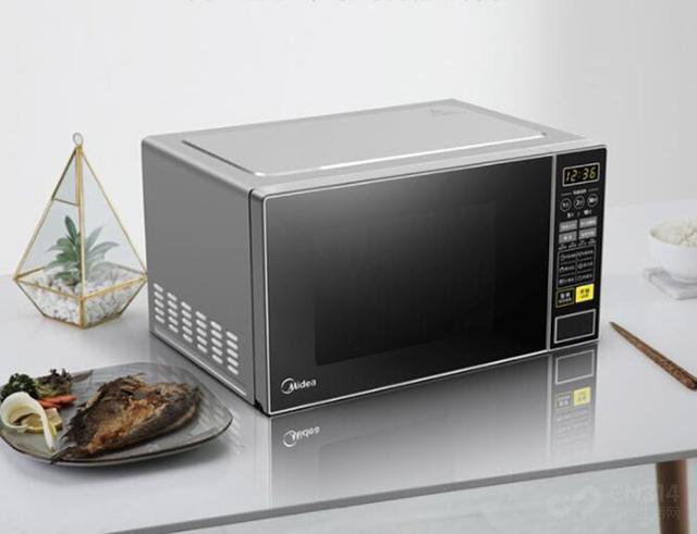 微波炉怎么热菜，怎样选择微波炉热菜（微波炉是如何给食物加热的）
