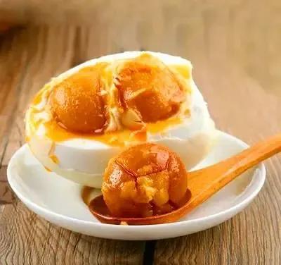 腌咸鸭蛋的方法，好吃咸鸭蛋的4种腌制方法（保证个个流油起沙）