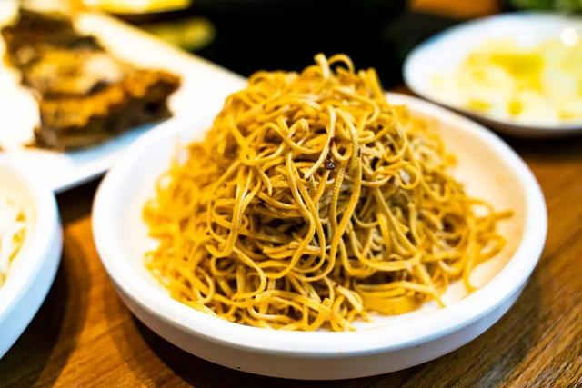 高丽王朝牛排火锅，广式黄焖牛排火锅