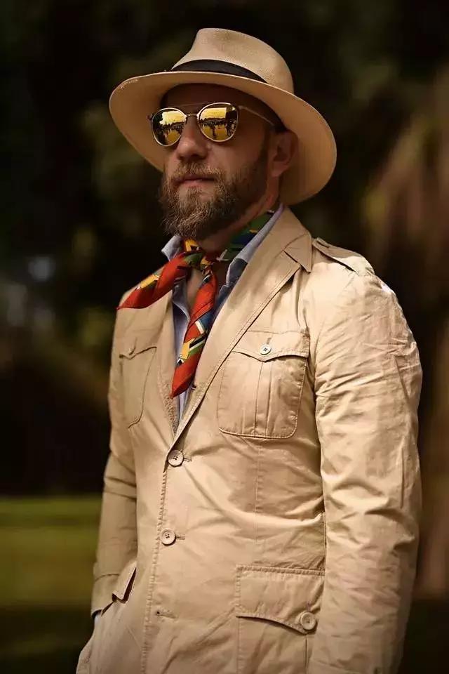 太阳镜怎么挑选，怎么选择适合自己的太阳镜（夏天开车阳光刺眼）