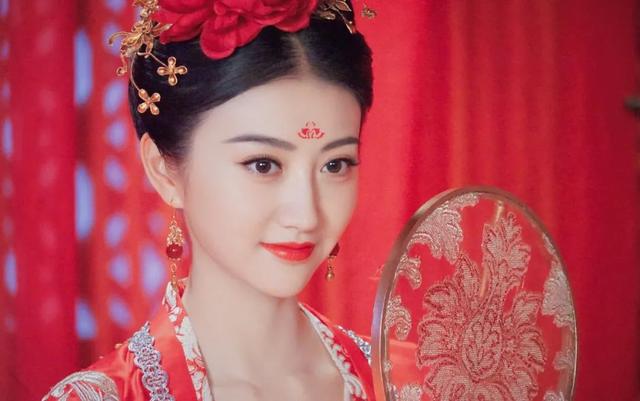 盘点景甜出道至今出演过的作品，景甜的黑红往事